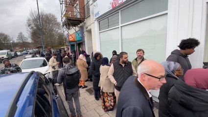 People line up outside Dentist as third day of queueing continues in Bristol