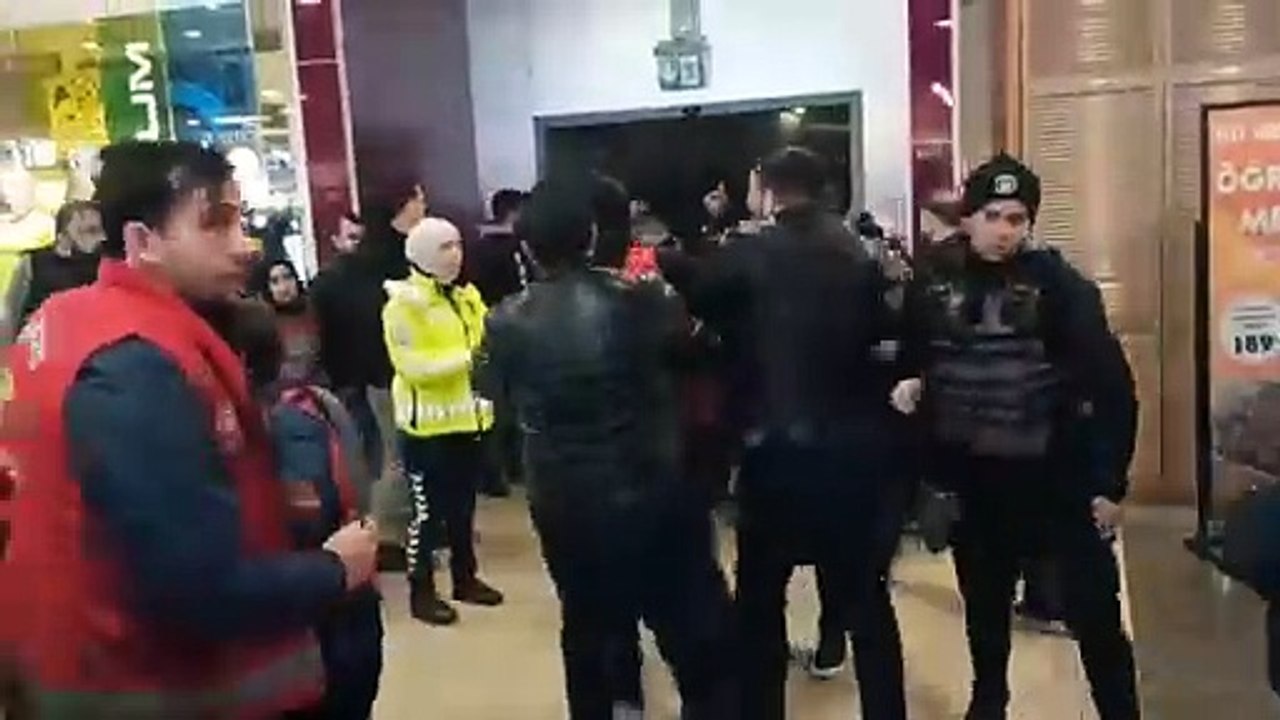 Özak işçileri İstanbul'da gözaltına alındı