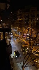 Tractors marxant de Barcelona després d'una jornada intensa de protestes