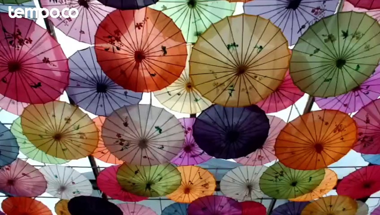 Ramaikan Imlek, Stasiun Jember Berhias Dengan Nuansa Tiongkok