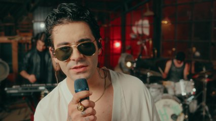 Kendimden Hallice - Rakı İçmeyi Bilmesen Tanışabilir Miydik (Live At Riva)