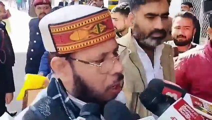 Video: सपा विधायक ई रिक्शा से पहुंचे विधानसभा