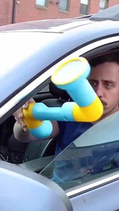 لقد اخترعت حرفيًا اختراع مذهل | I literally invented inventing things