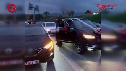 Düğün konvoyundakiler yolu kesip havaya ateş açtı!