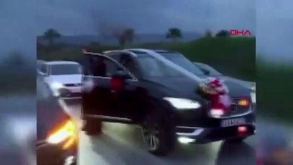 Arabası çakarlı, eli silahlı düğün magandası tutuklandı