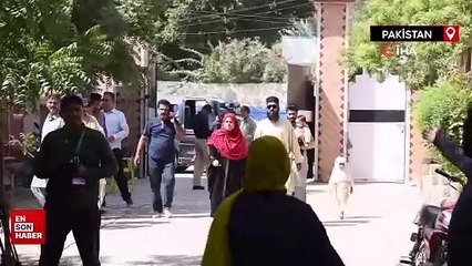 Pakistan’da halk sandık başında