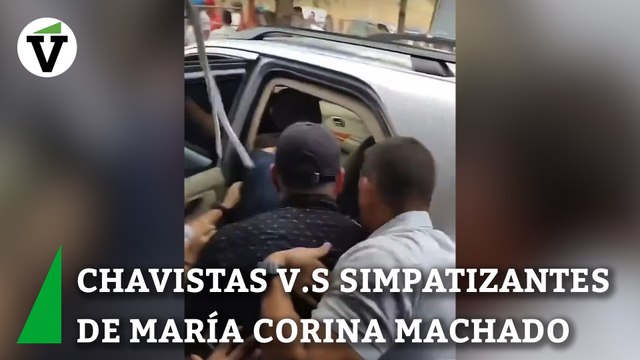 Chavistas atacan con palos y piedras a simpatizantes de María Corina Machado
