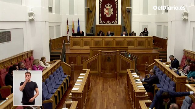 El presidente de las Cortes de Castilla-La Mancha impide que los diputados de Vox intervengan con camisetas con la agenda 2030 tachada