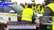 Vean la valiente actuación de los agricultores moviendo con sus manos los coches de la Guardia Civil para llegar a Pamplona