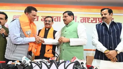 MP News: कांग्रेस को लगा करारा झटका, जबलपुर महापौर अन्नू ने BJP का दामन थामा