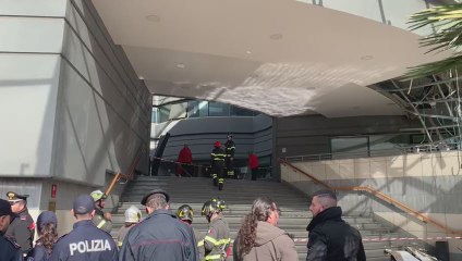 Roma, crolla controsoffitto ingresso Corte d'Appello - Video