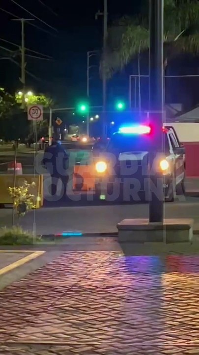 #Preliminar Una mujer que fue privada de su libertad fue localizada golpeada en calles de la colonia Mesa Colorada, en Zapopan. Se encuentra grave en un puesto de socorros #GuardiaNocturna