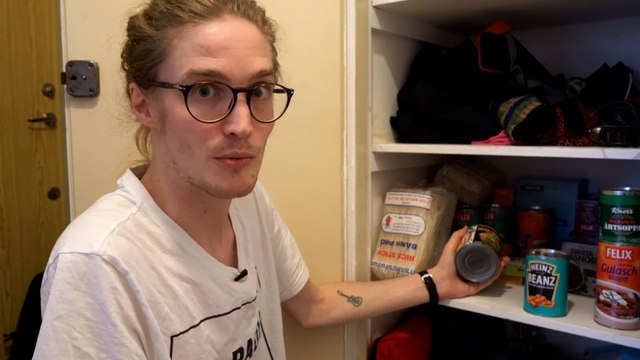 « J’ai de quoi tenir 7 jours chez moi » : ces Suédois qui se préparent à une attaque russe