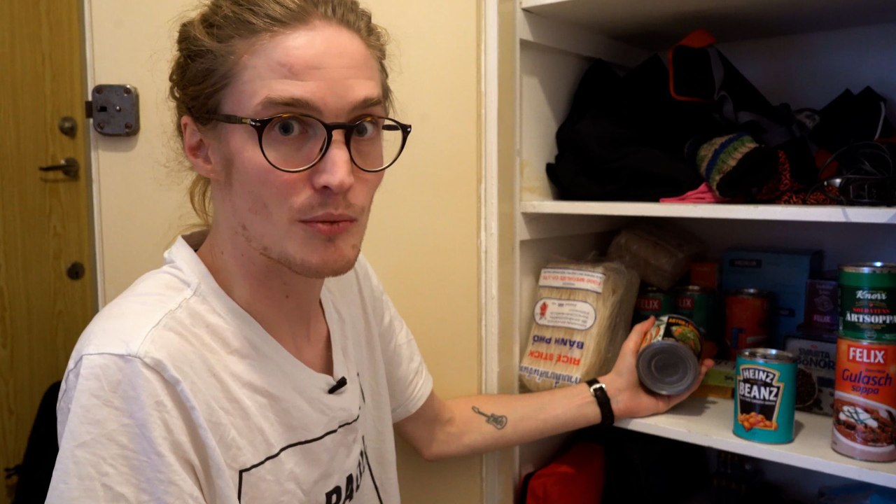 « J’ai de quoi tenir 7 jours chez moi » : ces Suédois qui se préparent à une attaque russe