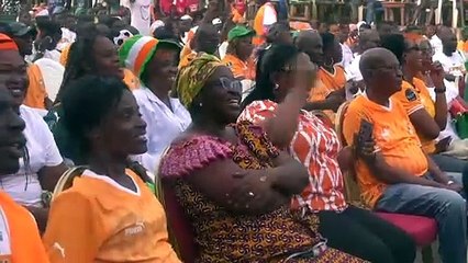 Télécharger la video: Les supporters ivoiriens mobilisés pour le match Côte d'Ivoire - RD Congo