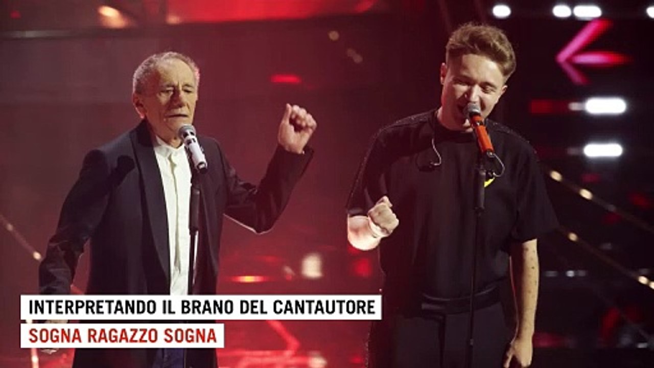 Alfa e Roberto Vecchioni cantano "Sogna ragazzo sogna" ed emozionano l'Ariston
