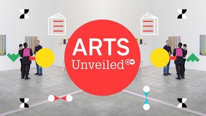 Classical music on a small stage: Tiny house concert (1)