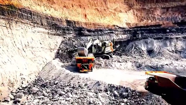 How To assemble World's largest Excavator Liebherr R 9800