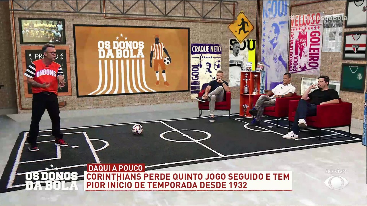 Neto detona pênalti não marcado e se irrita com jogadores: "Vocês não brigam pelo Corinthians"