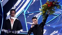 Sanremo, i cantanti in gara presentano i loro colleghi. L'ironia sui social: 