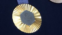 Medalhas olímpicas de Paris-2024 terão pedaços da Torre Eiffel