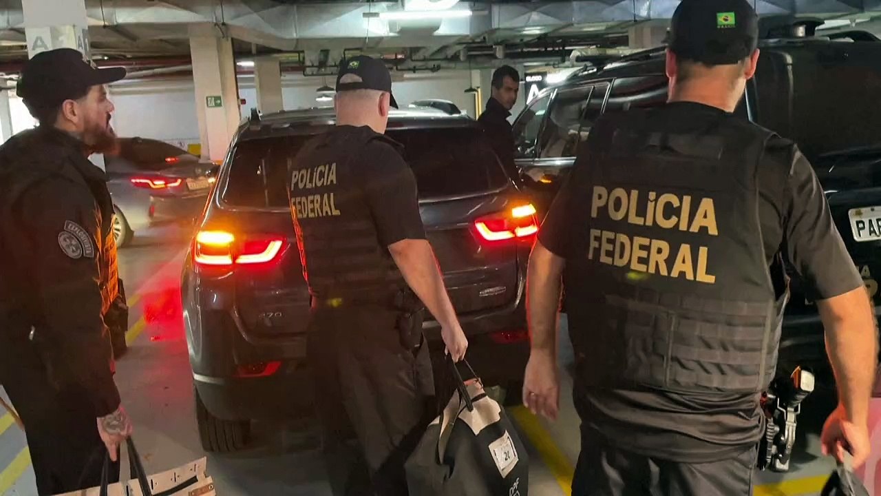 Bolsonaro discutiu minuta de golpe que previa prender Moraes, diz PF