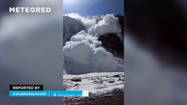 Impressive snow avalanche in Sonamarg, India