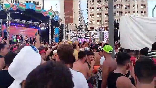 Carnaval 2024: BaianaSystem sacode a Praça Castro Alves durante encontro de trios