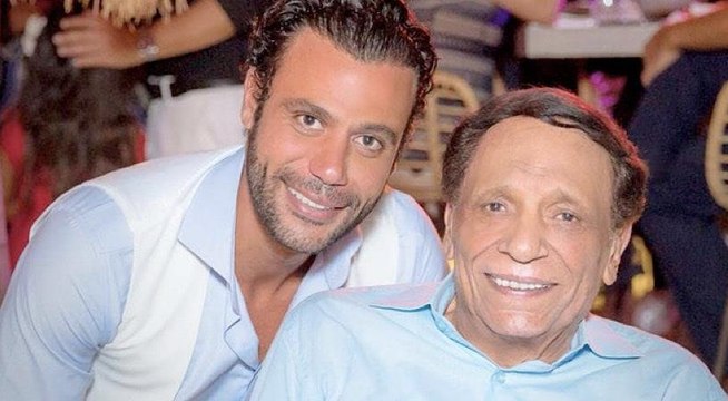 محمد إمام يرد على اتهامه بمنع والده الزعيم عادل إمام من الظهور
