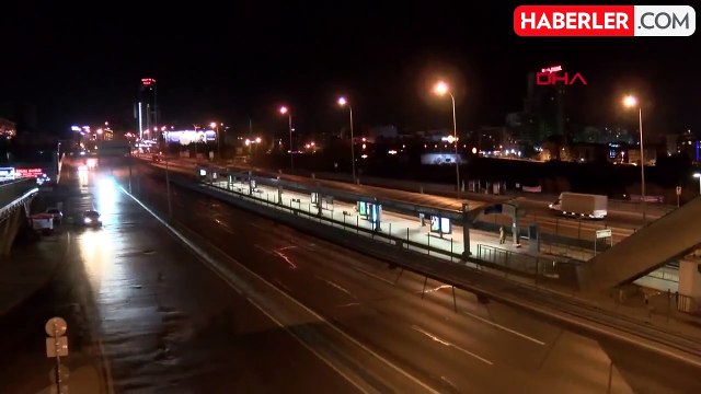 Arıza yapan metrobüsün şoförüne, karşı yönden gelen metrobüs çarptı! Hastanede kurtarılamadı