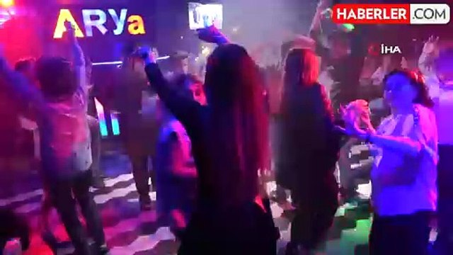 4 günlük tatili fırsat bilen İranlı turistler Van'a akın etti
