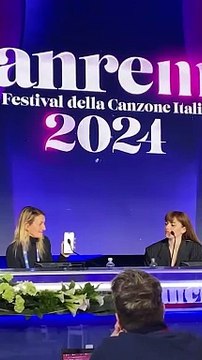 Sanremo 2024: Annalisa si commuove in sala stampa e regala un'anteprima del suo pezzo in versione spagnola