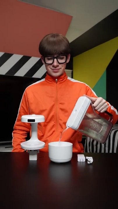 Anti-gravity water drop backflow humidifier, silent humidifier with night light