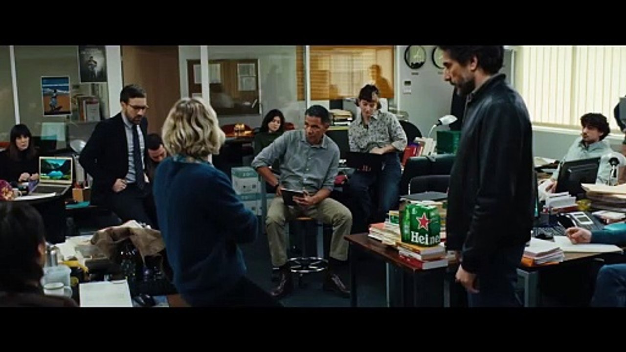 Vincent Elbaz en baroudeur casse-cou, Pascale Arbillot en rédac chef sur les rotules, Roschdy Zem en journaliste frustré: une bande d'acteurs joue aux grands reporters dans "Vivants", en salles mercredi.