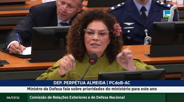 Deputada aos militares: Não é papel das Forças Armadas discutirem as urnas eletrônicas