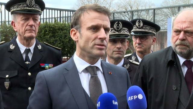 Mort de Robert Badinter : « Un hommage national lui sera rendu », annonce Macron