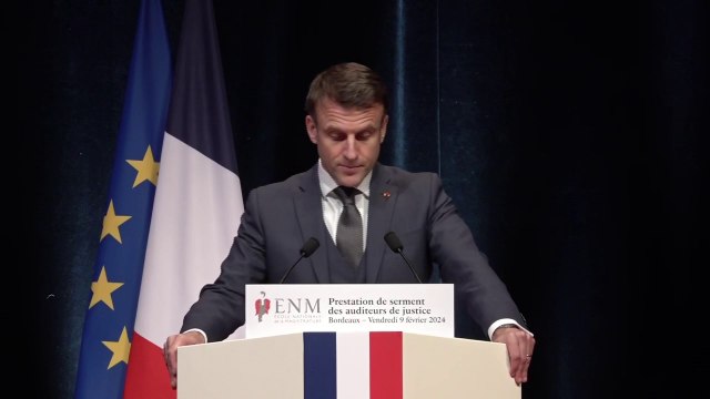 Il faut que notre République rende la justice avec rapidité, efficacité et responsabilité , affirme Emmanuel Macron lors de la prestation de serment des élèves de l'École nationale de la magistrature