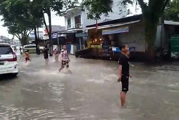Jalan Pangeran Antasari Tergenang Banjir