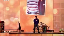 龍年春晚，黃渤唱歌喊爸爸，大家被感動哭了。Loong Year Spring Festival Gala, Huang Bo sang to his father.