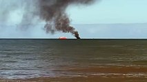 Embarcación con más de 40 tripulantes tomó fuego en altamar