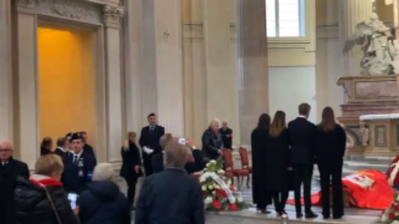 Marina Doria alla camera ardente di Vittorio Emanuele di Savoia