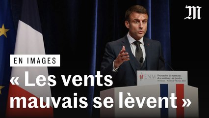 Devant de futurs magistrats, Emmanuel Macron évoque « un moment de bascule ».