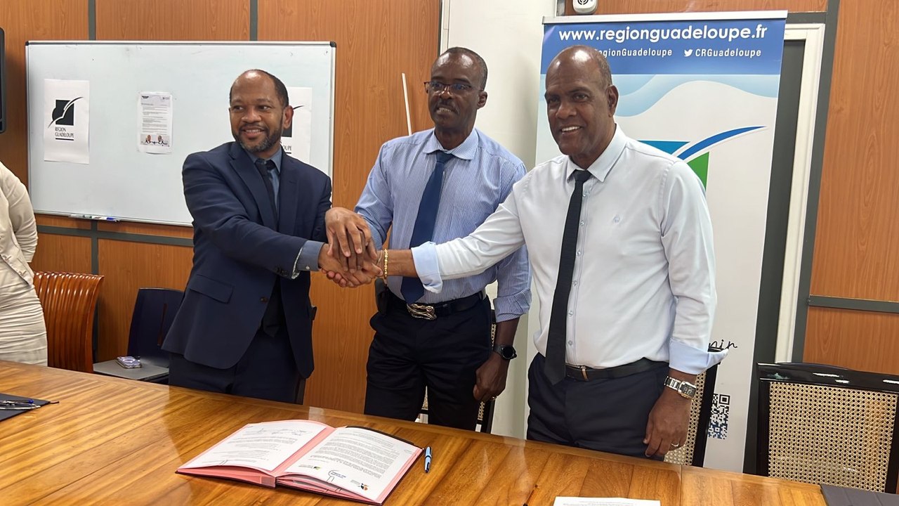 Signature lettre d'intention Collectivité territoriale de la Martinique, Région Guadeloupe, Université des Antilles