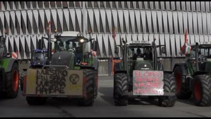Proteste dei trattori anche a Bilbao, in Spagna