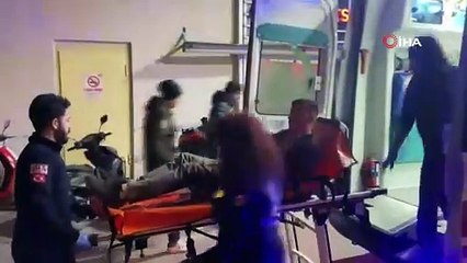 Sokak ortasında bıçaklı kavga: 3 yaralı