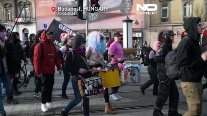 شاهد: المئات يتظاهرون ضد الفاشية في المجر