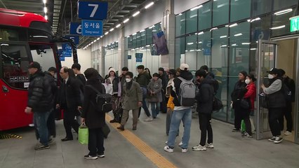 아쉬움 가득한 발걸음...귀경객 북적이는 터미널 / YTN
