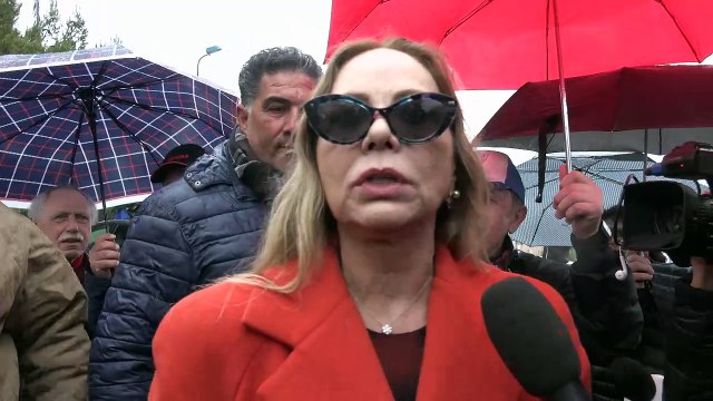 Sanremo, Ornella Muti e Naike Rivelli con gli agricoltori: Li sosteniamo, Amadeus fa lo gnorri