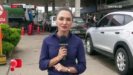 ​Se registran largas filas en surtidores a horas del inicio del fin de semana largo en el país