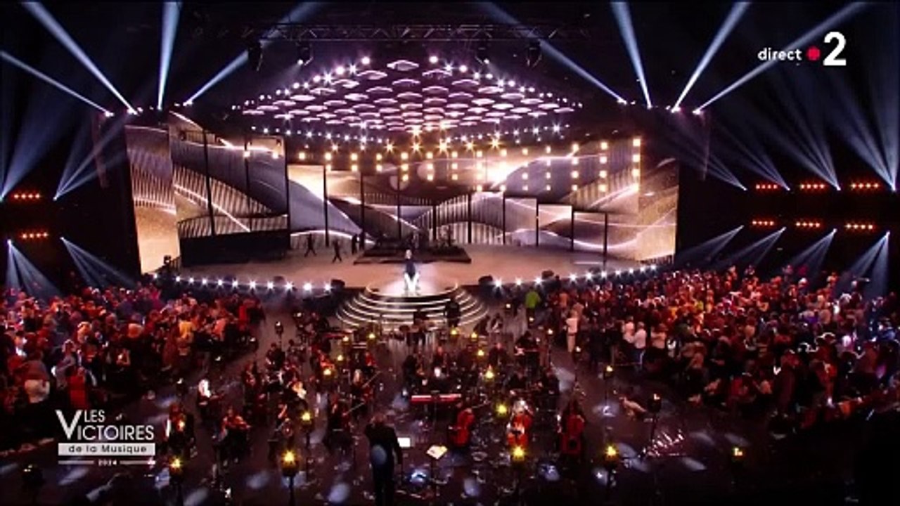 Zazie, présidente d'honneur, face à une panne en direct lors de la 39e édition des Victoires de la musique sur France 2.